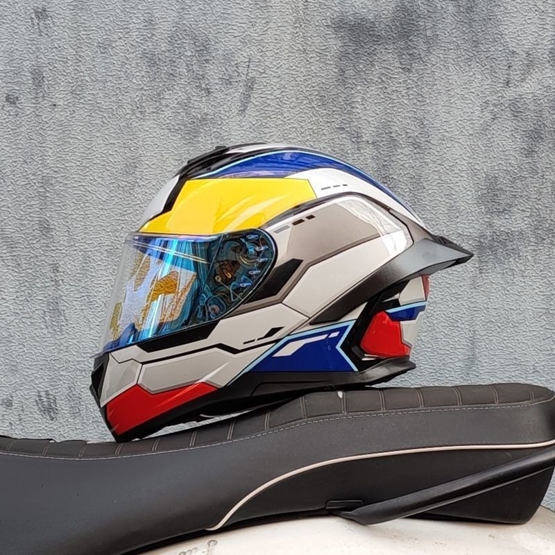 オートバイヘルメット男性と女性のフルフェイス夏オートバイガンダムパーソナライズされた大型テールウィング Bluetooth 3C 認証国家標準 A|undefined