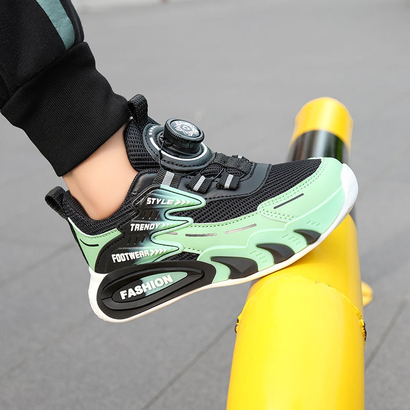 Zapatos deportivos para niños 2026 primavera nueva malla ligera transpirable zapatos de correr para niños zapatos casuales antideslizantes para niños mayores