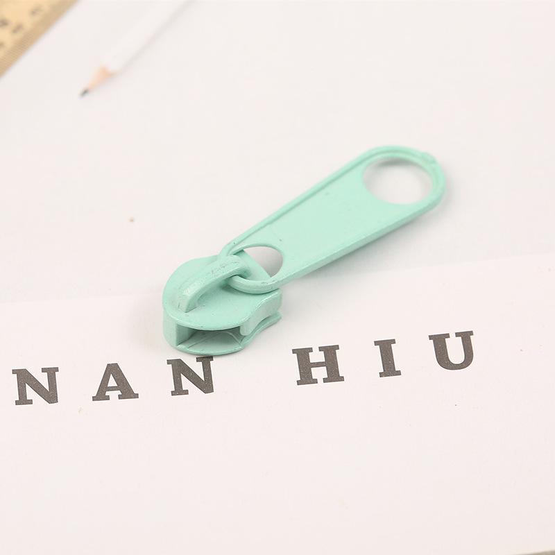 No. 5 fabricantes de cremallera de nylon nueva bolsa de maquillaje de color bolsas de lápiz gruesas cremallera al por mayor