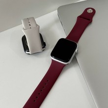 适用于苹果手表iwatchs9表带新款星光色硅胶运动防水s8S10765表带