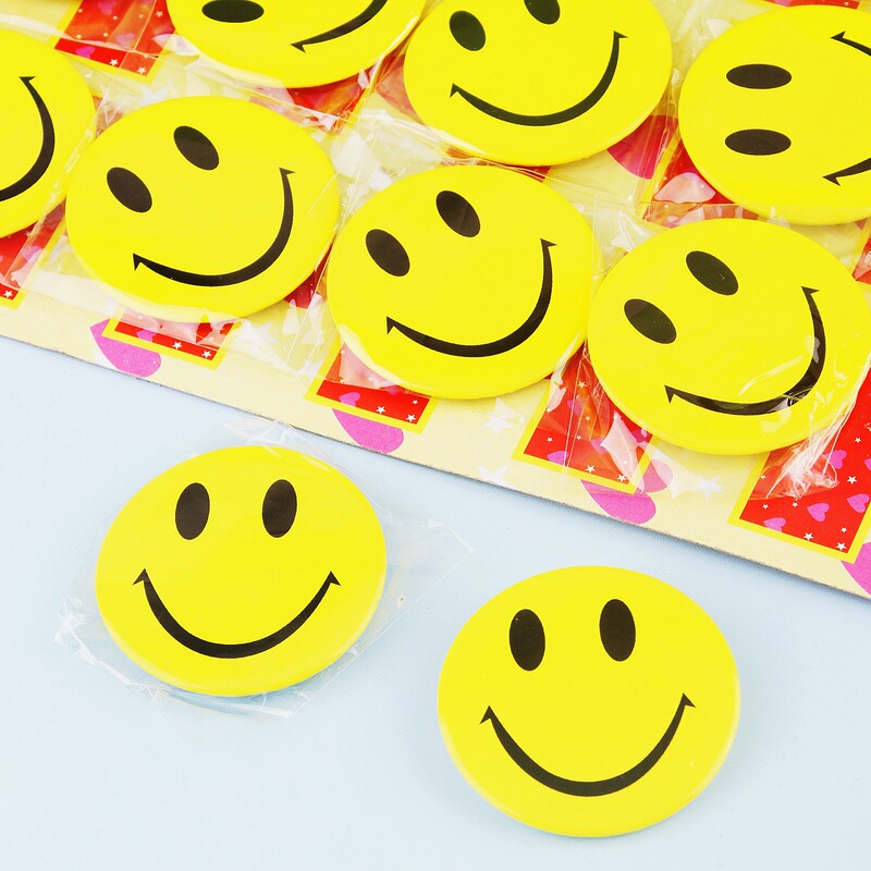 Round Smiley Face Bracket Hotel Staff Smiling Service Bracket Cute Smiley Face Bracket 4.5cm Large