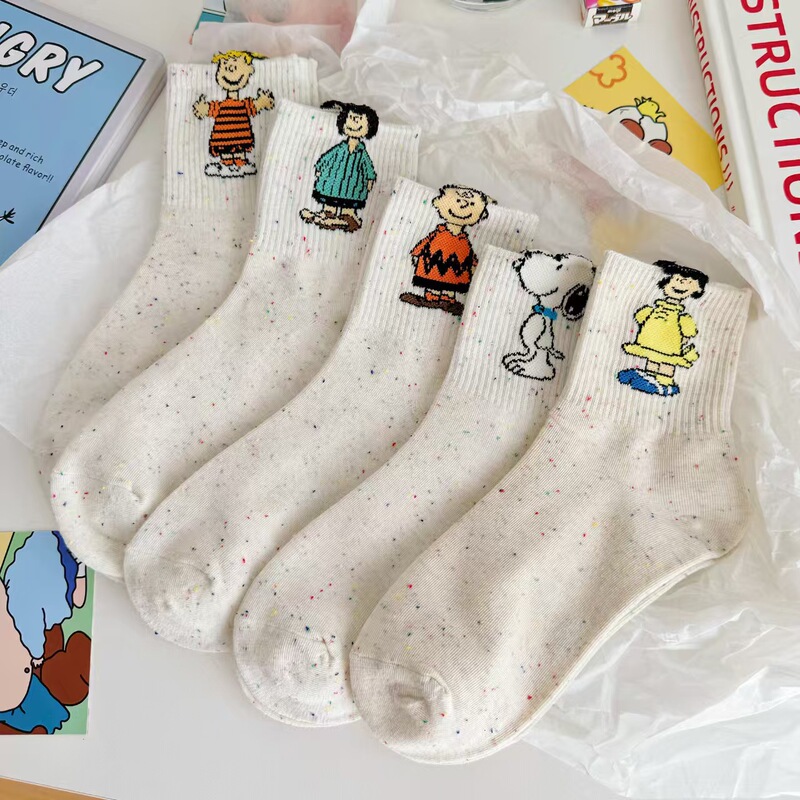 Snoopy Cartoon Cotton Socks for Women, Mid-Calf Socks, New Spring and Autumn Style, Breathable and Sweat-Absorbent