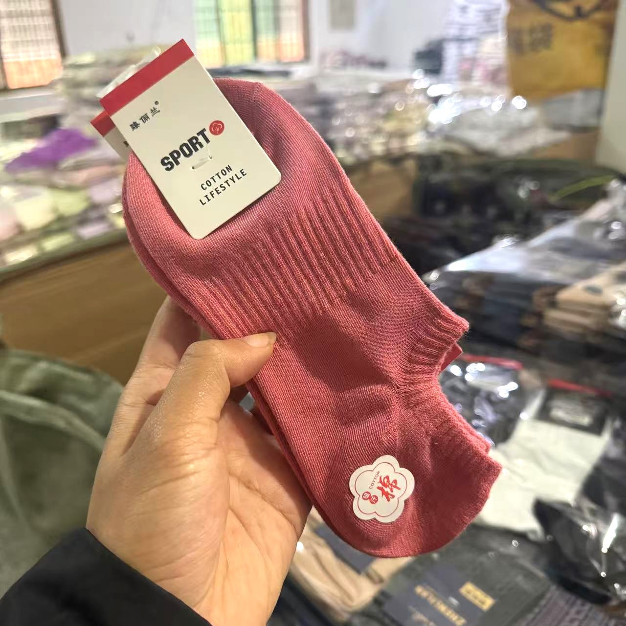 Calcetines de color al por mayor, calcetines de barco de mujer, calcetines de mujer coreanos transpirables de estilo fino de primavera y otoño, calcetines deportivos de tubo corto de verano, calcetines de algodón para niños