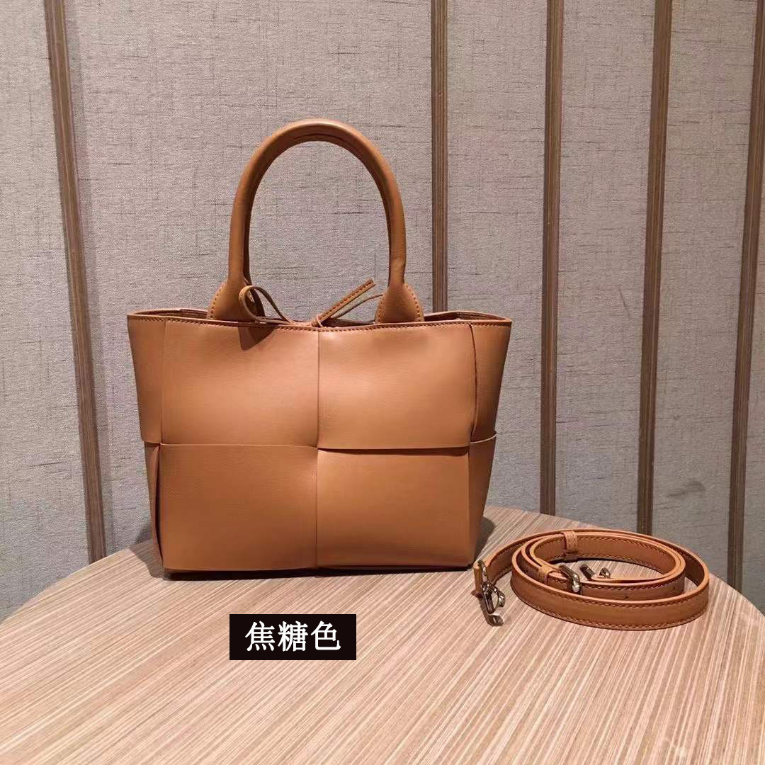 New Bags Autumn And Winter Texture Large Bag Woven Tote Bag Women's Leather Large-capacity Hand-held One-shoulder Messenger Bag