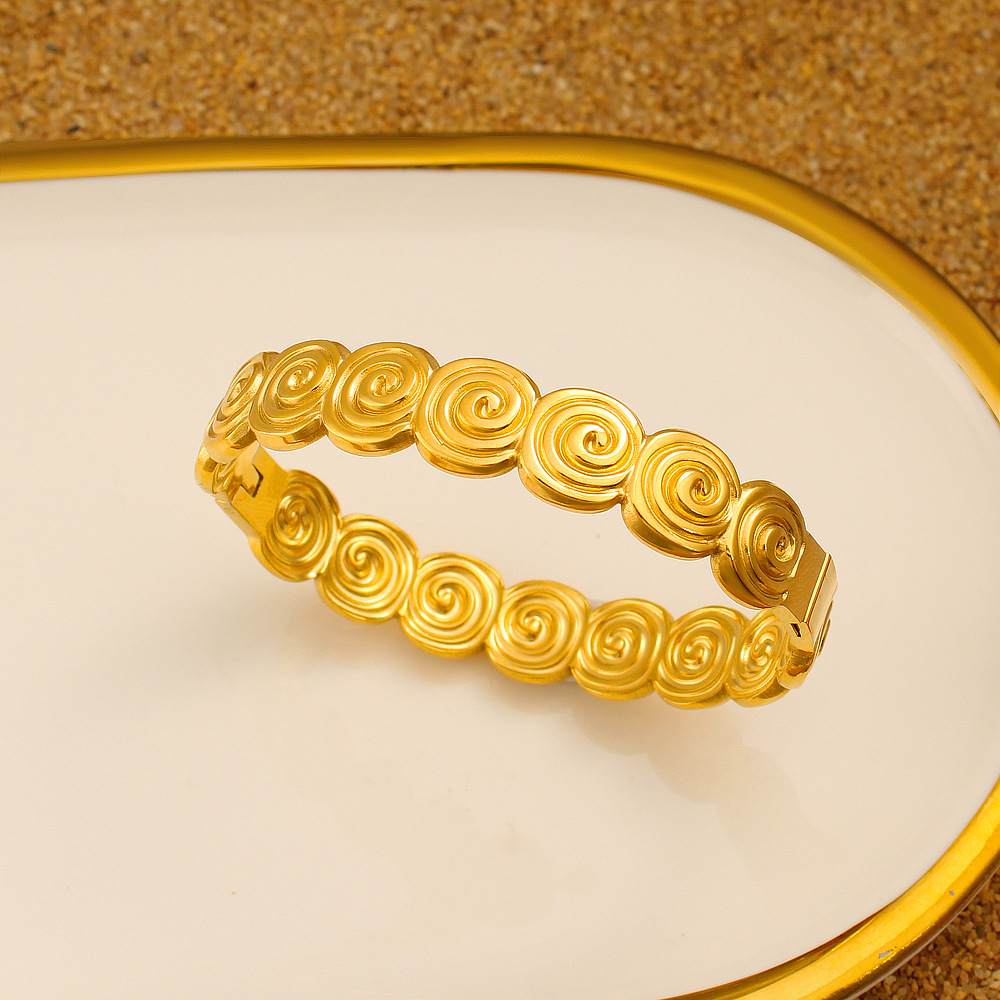 Geometric Pattern PVD Coated Real Gold Plated Geometric 304 Stainless Steel Simple Style Waterproof Non Tarnish 304 Stainless Steel Bangle