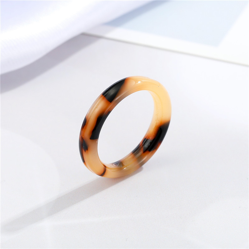 Nihaojewelry Retro Fashion Irregular Pattern Contrast Color Ring Wholesale Jewelry display picture 9