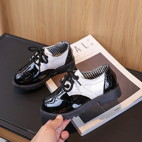 Children's black leather shoes for boys, British style, glossy small leather shoes, children's single shoes, easy-on for medium and large children