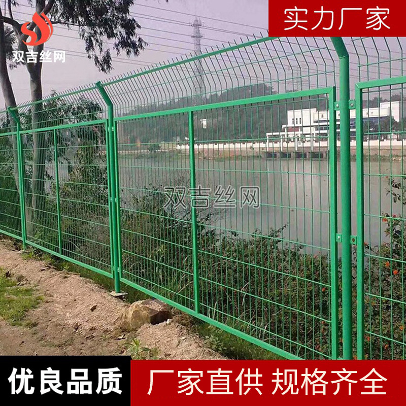 湖北武汉学校操场篮球场围栏室外金属防护网体育运动场铁丝围网