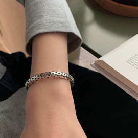 戒指;项链;耳钉
