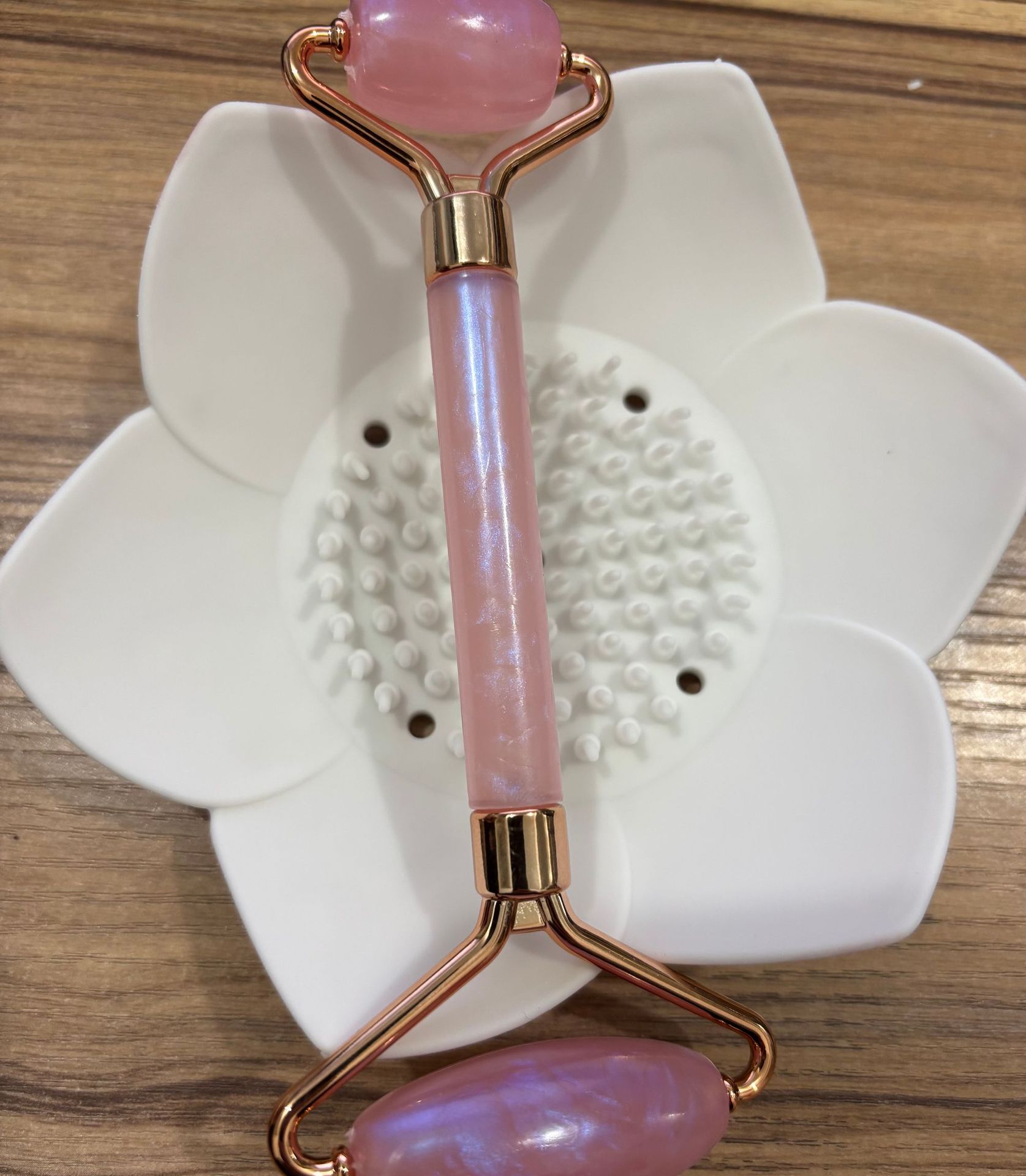 masajeador de rodillos de cristal de polvo en forma de corazón, masajeador de rodillos de doble cabeza, placa de belleza facial de cristal rosa