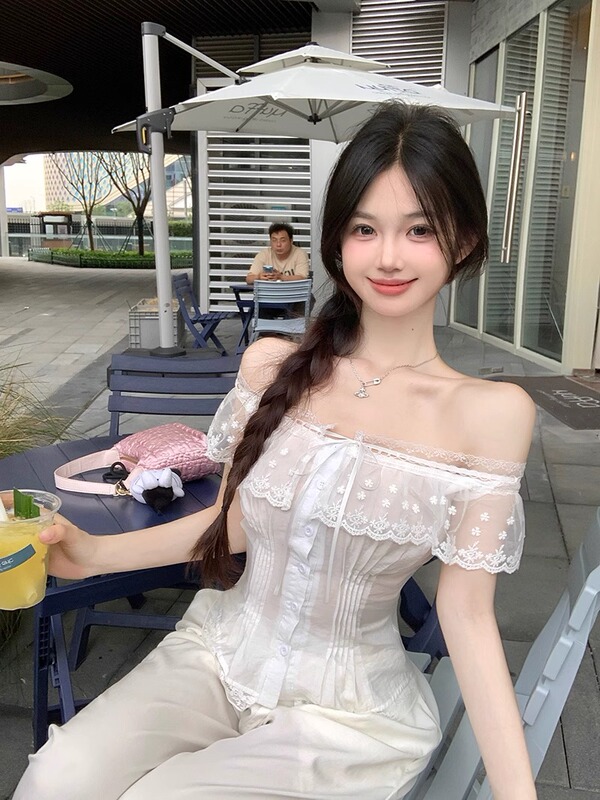 Jmshop Pure White Midsummer Multiple Ways to Wear ~ Lace White Shirt Women's Cream Yellow Off-Shoulder/One-Shoulder Top