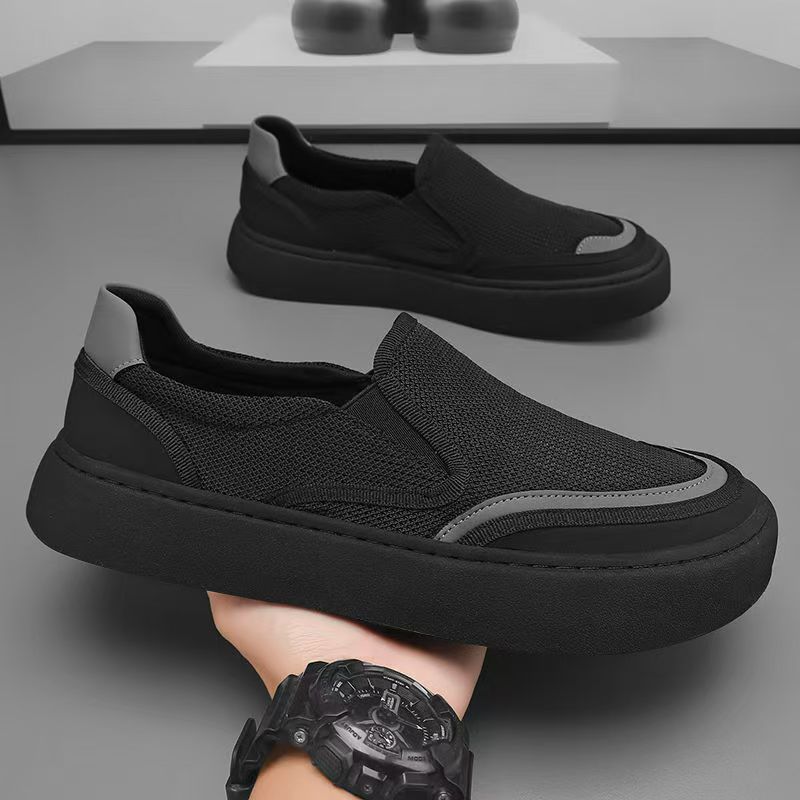 Nuevos zapatos para hombres, zapatos de verano, zapatillas de malla negra para hombres, deportes y ocio para hombres, zapatos de tela viejos de Beijing