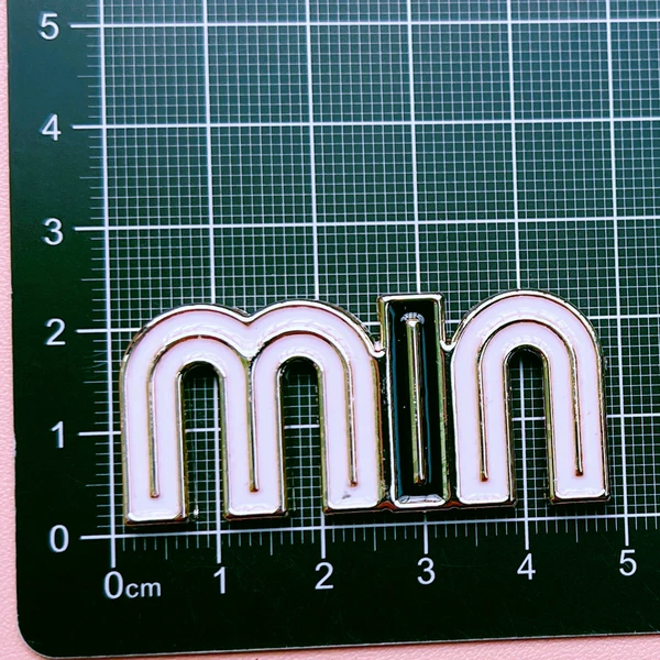 White MIN plate