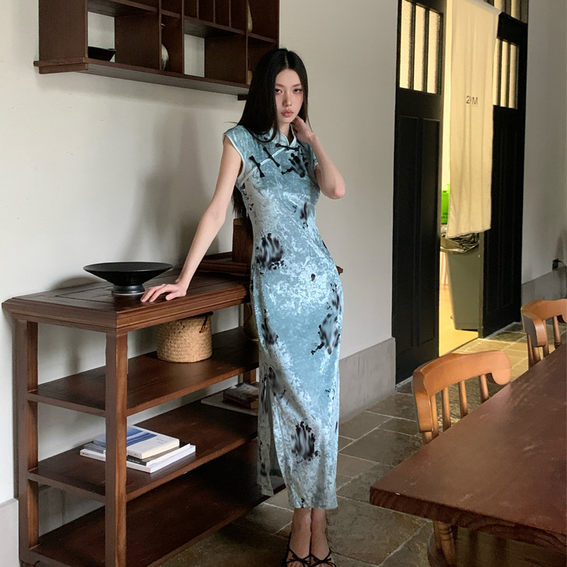 Women's Dress with a Unique Design, New Chinese Style, Traditional Chinese Ink Painting Print, Buttoned Stand Collar, Waist-Cinching, Elegant Slit Qipao