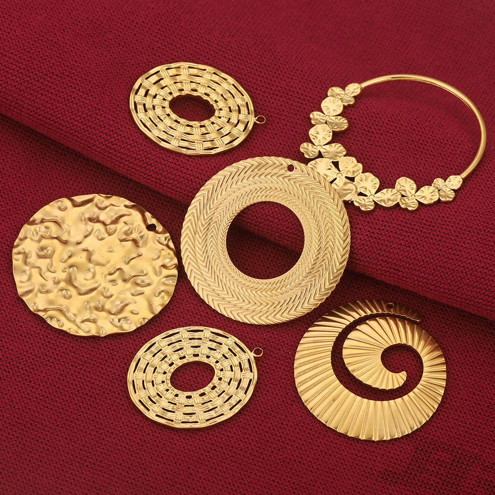 Acero inoxidable transfronterizo europeo y americano colgante multi-diseño bricolaje accesorios de joyería hechos a mano amor guirnalda colgante redondo colgante