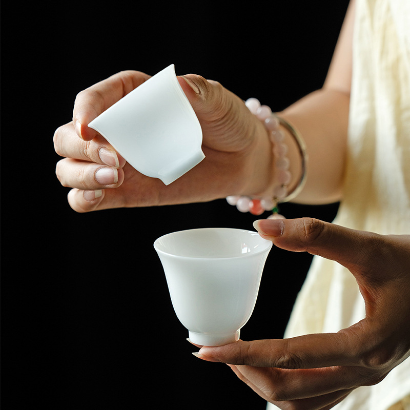 喝茶小茶杯高档冰种玉瓷主人杯单杯个人专用杯功夫陶瓷品茗杯