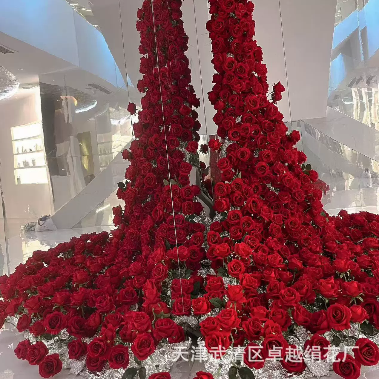 仿真绒布假花玫瑰花瀑布花墙网红打卡造景道具商场情人节装饰婚礼