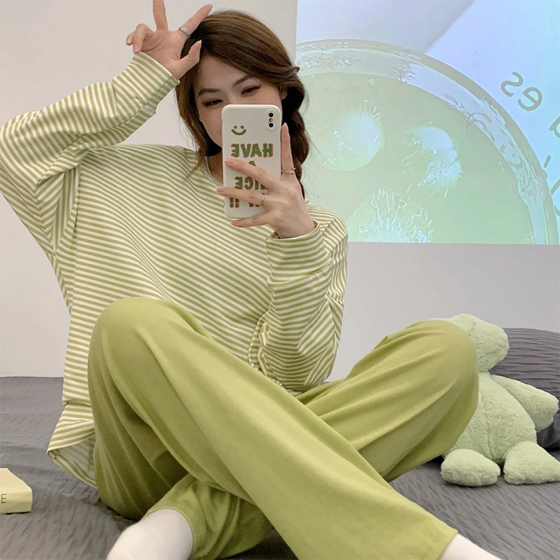 녹색 줄무늬 정장