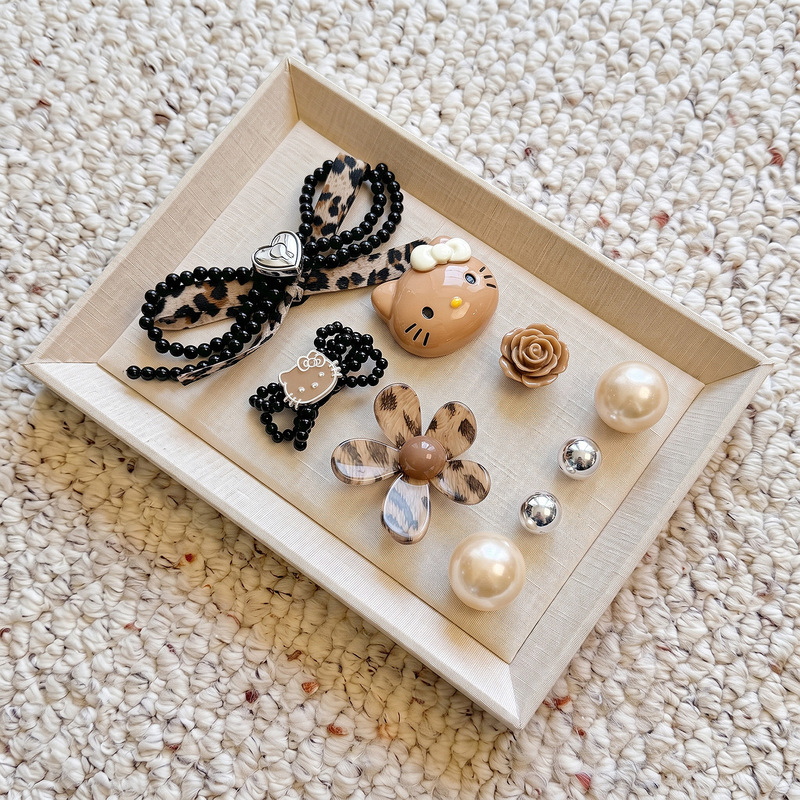 Popular retro leopard print shoe charms, pearl rose bow hole shoe accessories, cute DIY detachable shoe buckles Popular retro leopard print shoe charms, pearl rose bow hole shoe accessories, cute DIY detachable shoe buckles