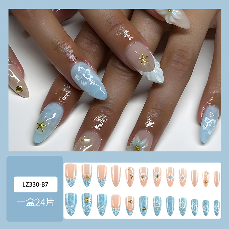 Arte de uñas tridimensional 3D chapado en oro, pegatinas de uñas con flores y estrellas de 24 piezas, piezas de uñas con diamantes de imitación de estilo europeo y americano.