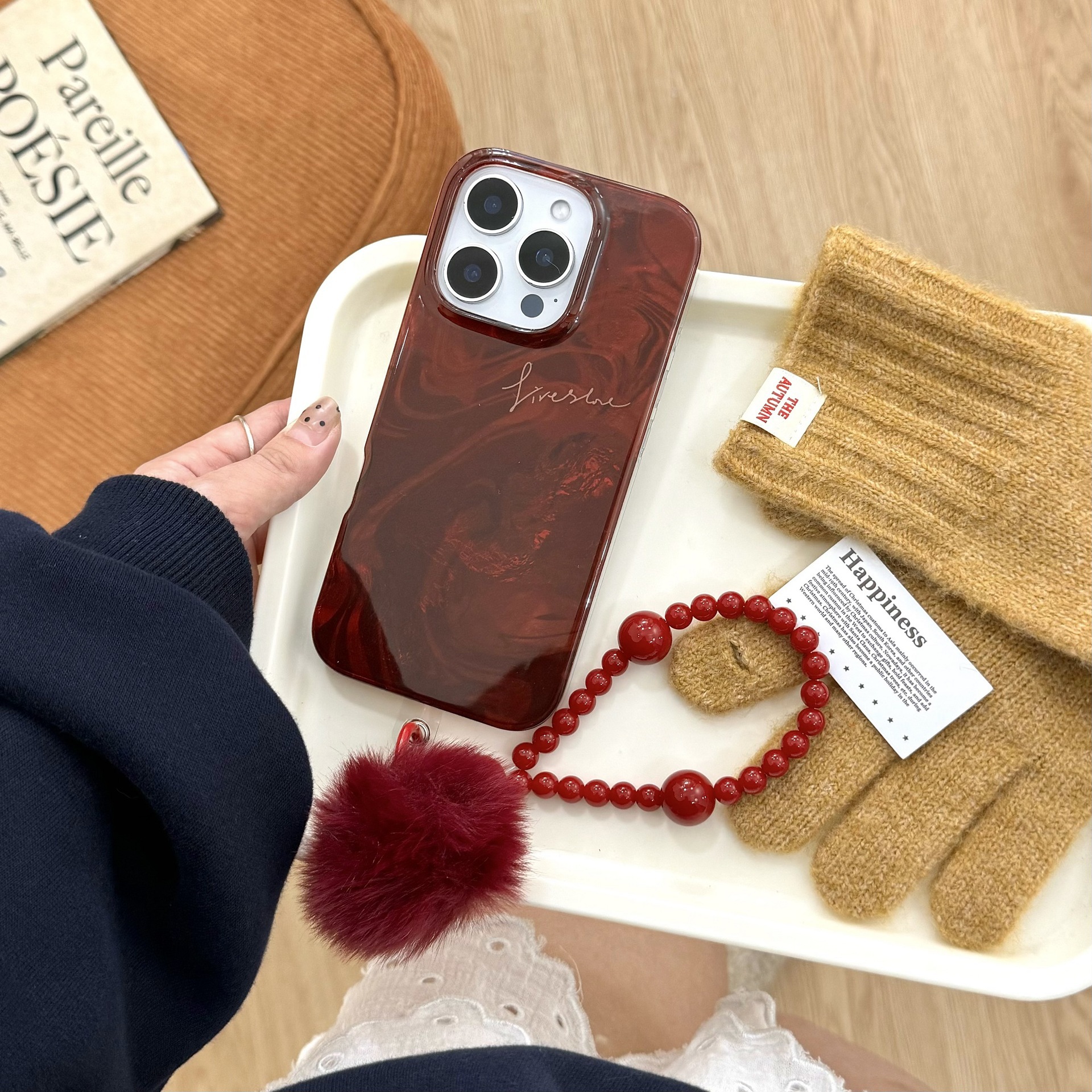 Pulsera de bola de pelo rojo difuminado inglés ej