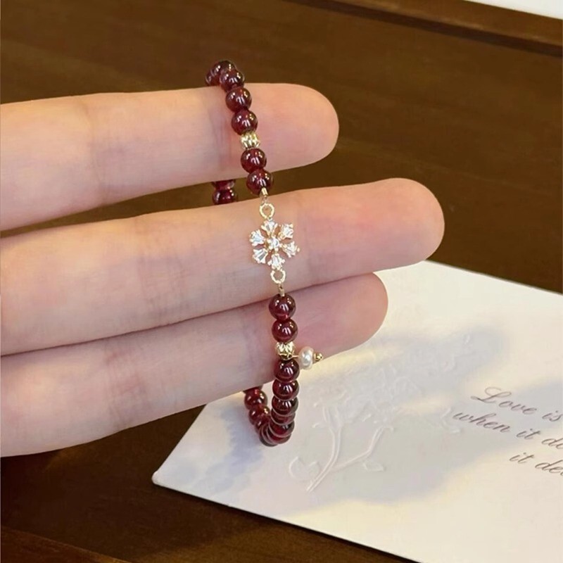 New Chinese-Style Imitation Garnet Snowflake Bracelet 2025 Autumn and Winter New Model, Light Luxury, Elegant, High Aesthetic Value, Complexion-Enhancing, Unique Hand Accessory New Chinese-Style Imitation Garnet Snowflake Bracelet 2025 Autumn and Winter New Model, Light Luxury, Elegant, High Aesthetic Value, Complexion-Enhancing, Unique Hand Accessory