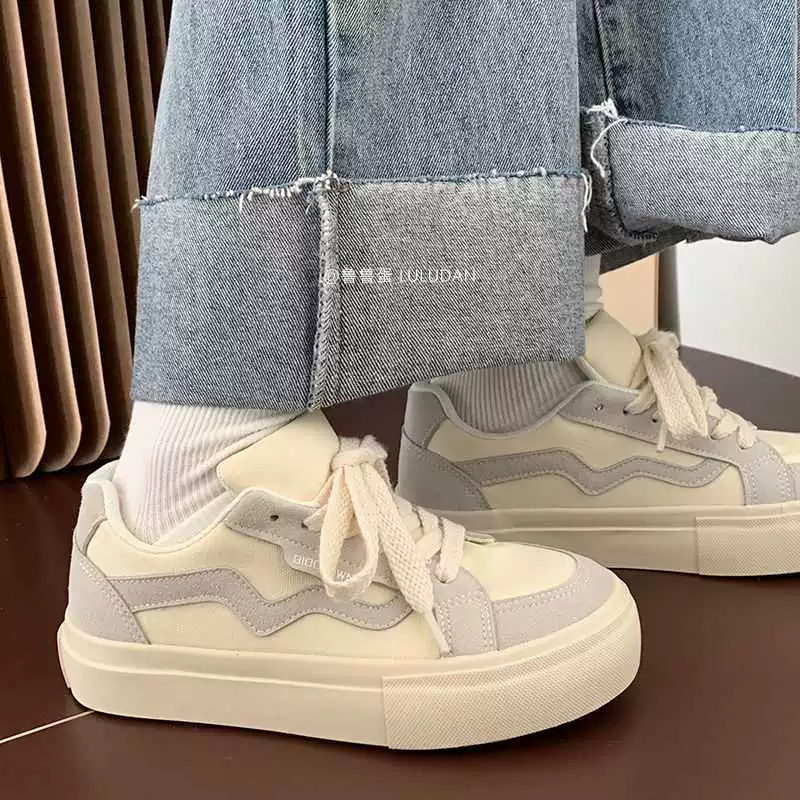 Кроссовки тканевые женские универсальные белые 2023 коллекция, в стиле Chanel, низкие с замшей
