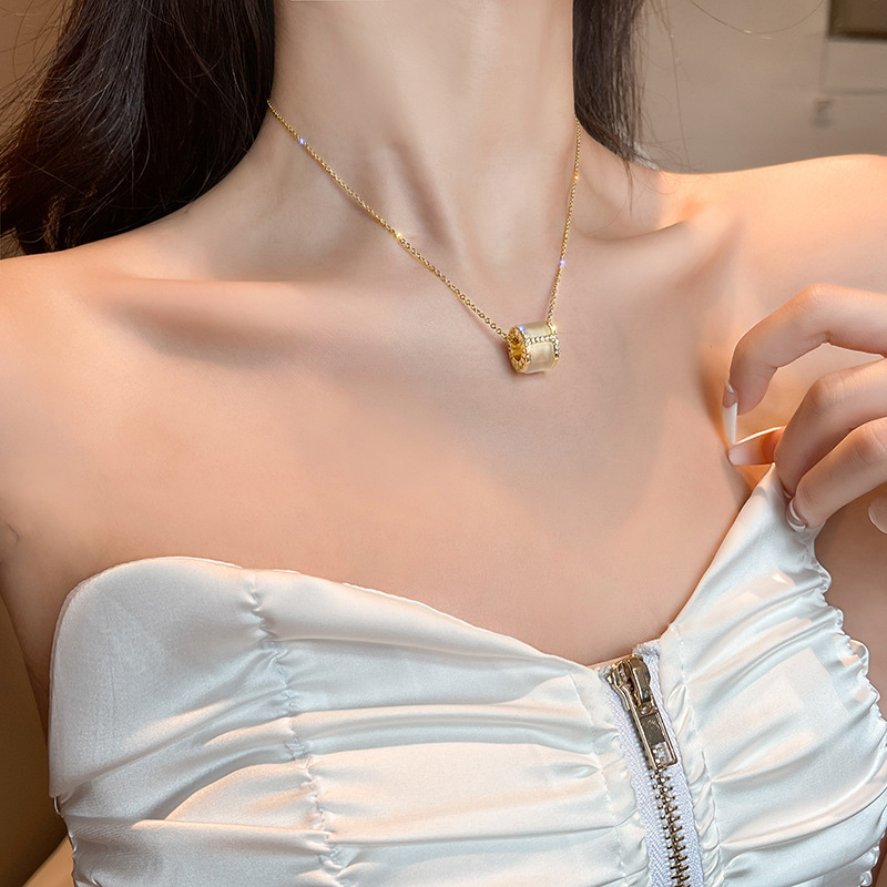 Collana da donna in vita con diamanti e pietre Cat's Eye dal lusso leggero e dal design piccolo, catena per maglione in edizione coreana,_voghion.com