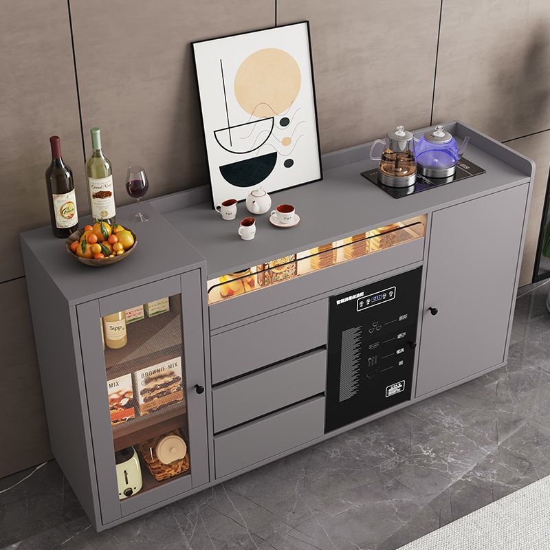 Máquina de té inteligente automática en 2025, nuevo gabinete de comidas caseras en una mesa de escritorio con desinfección