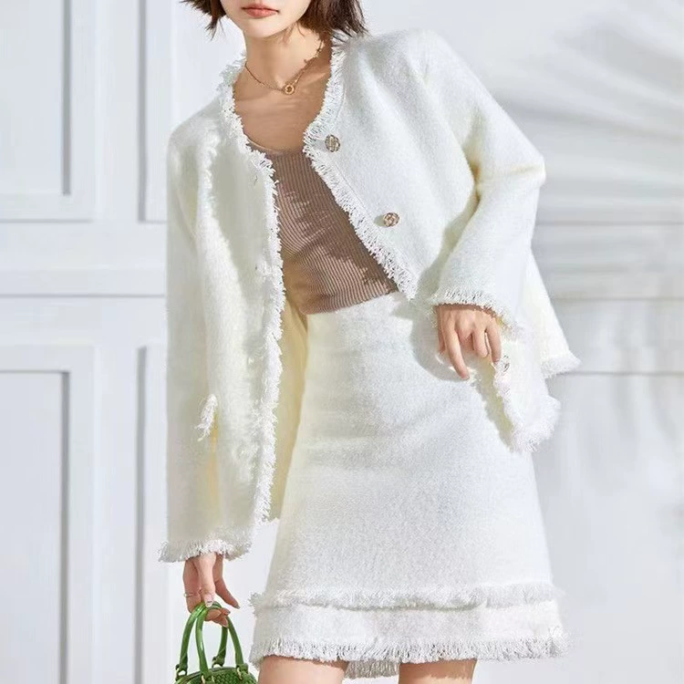 Уютный вязаный кардиган в стиле Chanel, осень, свободный крой, V-образный вырез