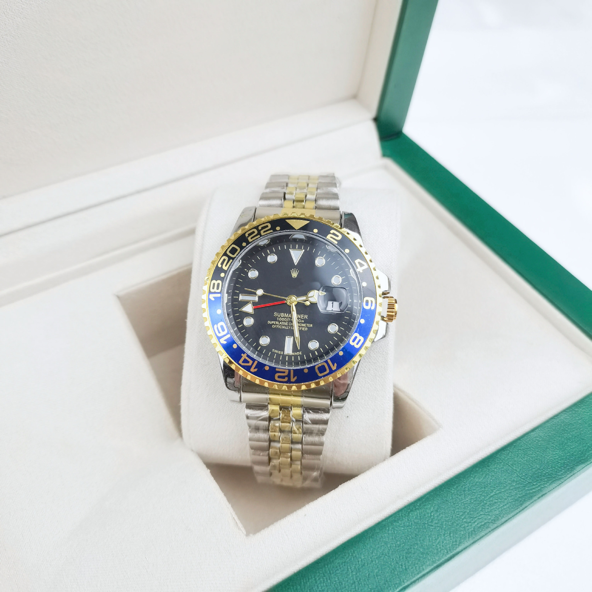 Four-pin coke circle, five beads, gold, black and blue circle, black surface