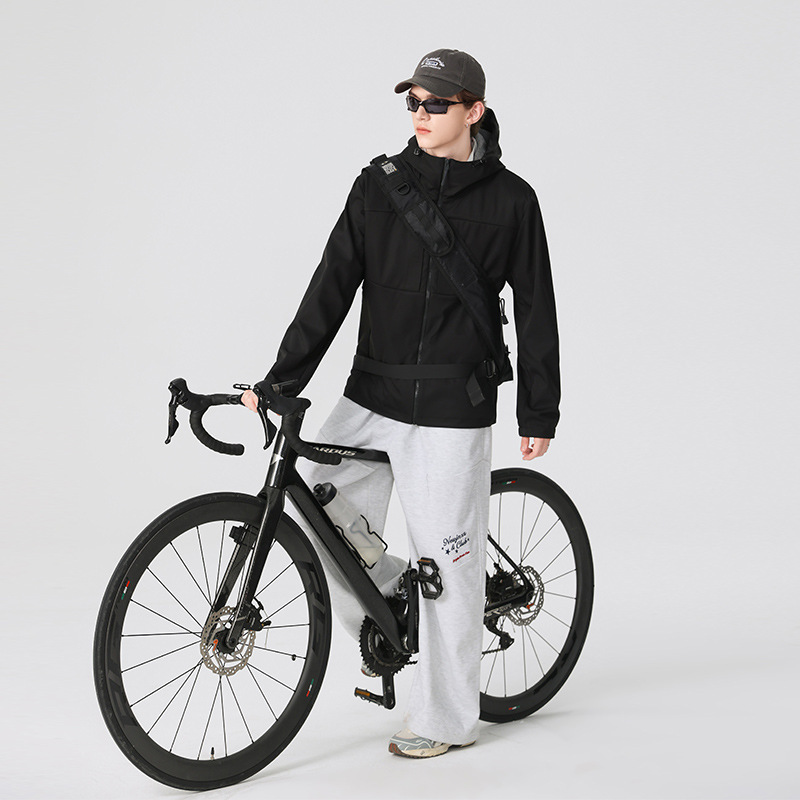 Free Shipping New Men's Jacket Loose Soft Shell Windproof Waterproof Jacket Men's Rushwork Fashion Brand Men's High 2025