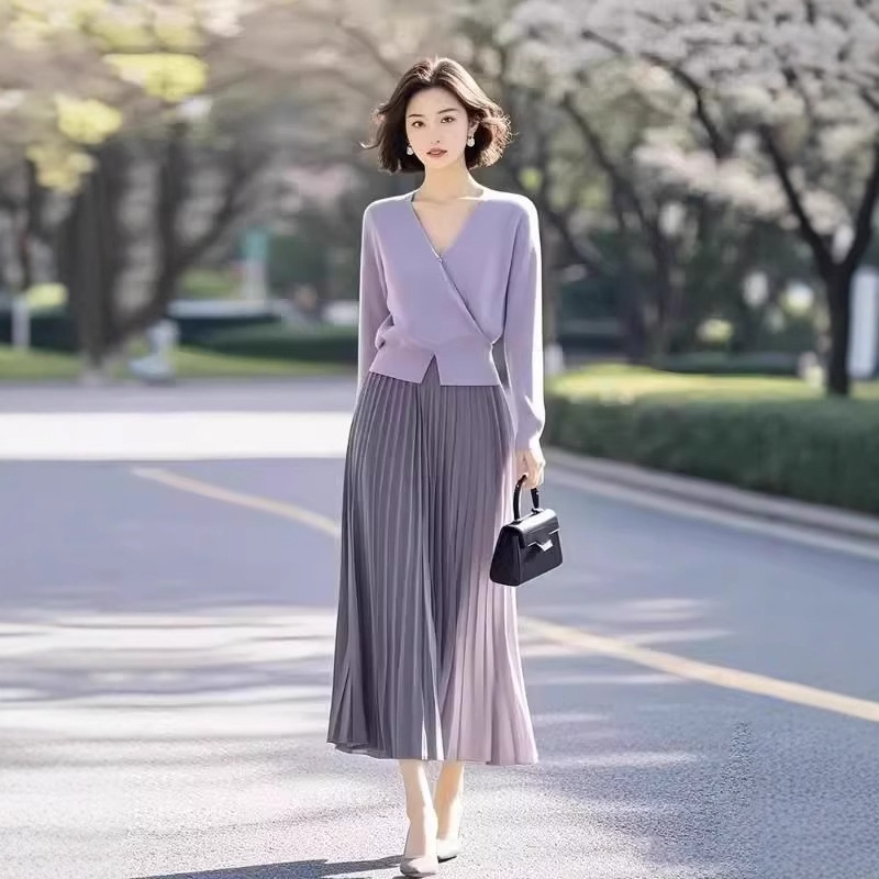 流行女装套装秋2025秋冬新款轻奢高级感女人味上衣半身裙两件套