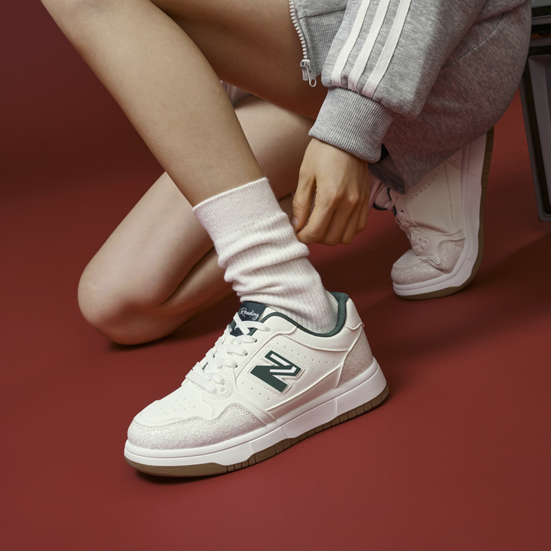 Plus New Balance Retro Sneakers for Men and Women, Versatile Thick-Soled Height-Increasing White Shoes, Couple Casual Sports Shoes, Dad Shoes