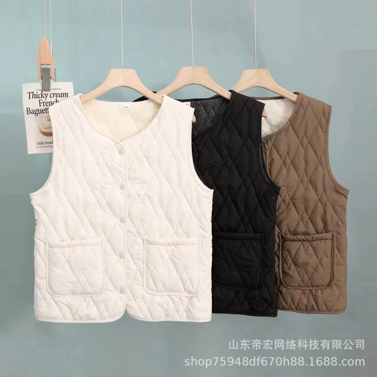 Женский теплый жилет на флисовой подкладке для зимы 2024, с плюшевой подкладкой, без рукавов, универсальный, с объемным декором.