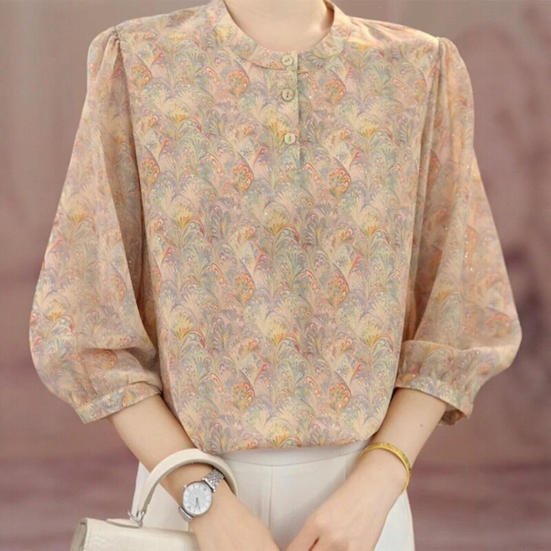 Cream-Colored Floral Shirt, Spring and Summer Thin Style, Versatile Q Round-Neck Pullover, Three-Quarter Sleeve Top, Tummy-Covering, Casual and Loose Fit