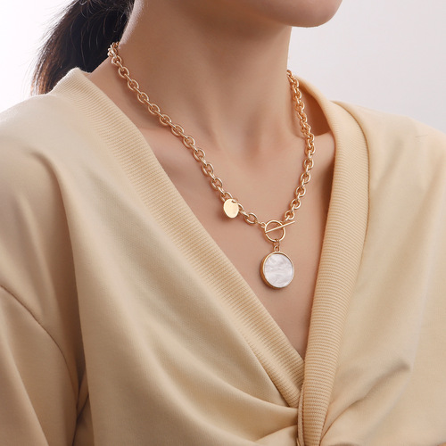 European and American Accessory Punk Lock Chain for Women, Unique Design Mother-of-Pearl Necklace Trendy Alloy Sweater Chain Necklace