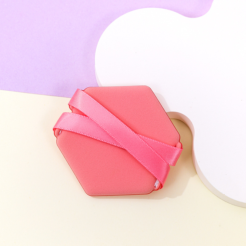 La borla de polvo de doble cinta personalizada de fábrica no come polvo, se agranda en el agua, cojín de esponja de maquillaje sin látex de diamante hexagonal