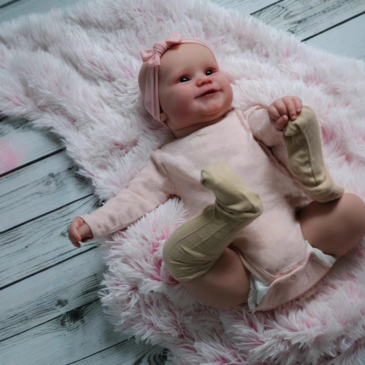50cm muñeca de simulación linda Maddie pelo pintado a mano suministro de comercio electrónico transfronterizo entrega de una pieza
