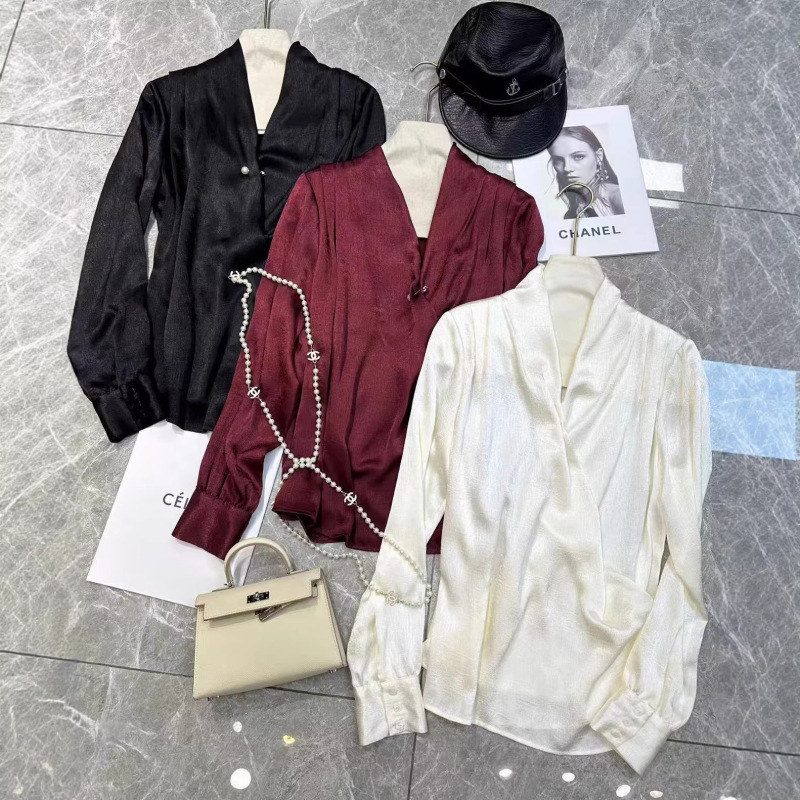 Elegant French-Style V-Neck Shirt with Special Shell Buttons, Irregular Crocodile Pattern Acetate Satin Blouse for Women, Slim Fit Top Elegant French-Style V-Neck Shirt with Special Shell Buttons, Irregular Crocodile Pattern Acetate Satin Blouse for Women, Slim Fit Top
