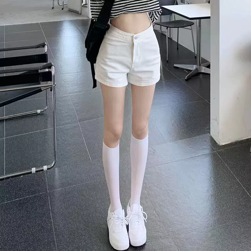 Джинсовые шорты женские белые эластичные брюки прямые дикие низкие талии летние новые минималистские танцевальные брюки белые шорты
