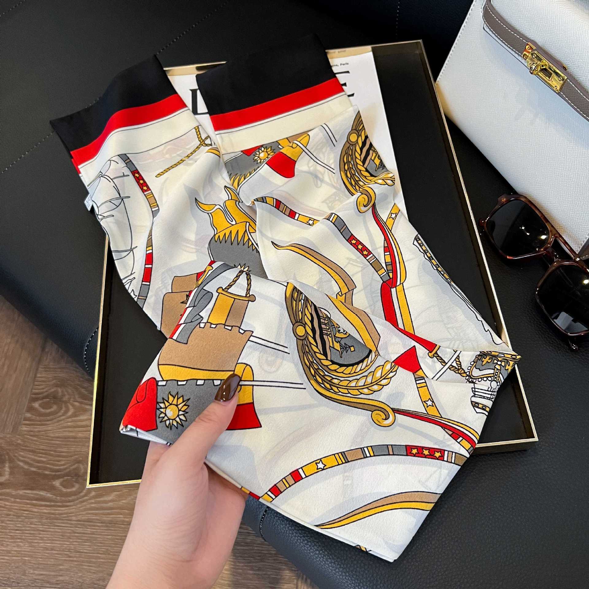 Nueva bufanda de seda pequeña banda larga estrecha para el cabello mujer estilo primavera y otoño moda madre bufanda estilo verano estilo fino serpentina bufanda al por mayor