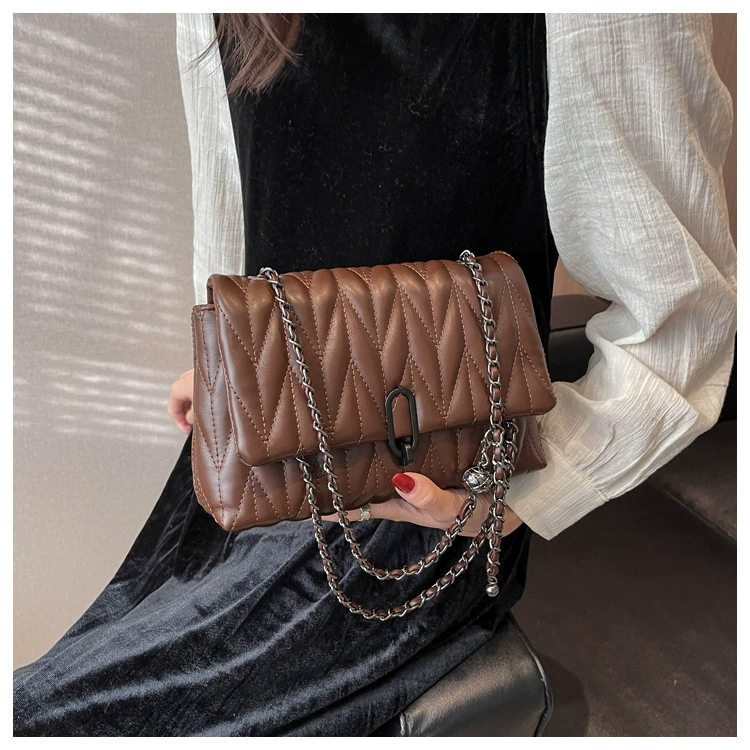 Shoulder bag with diamond pattern, summer one-shoulder bag, chain bag, 2023