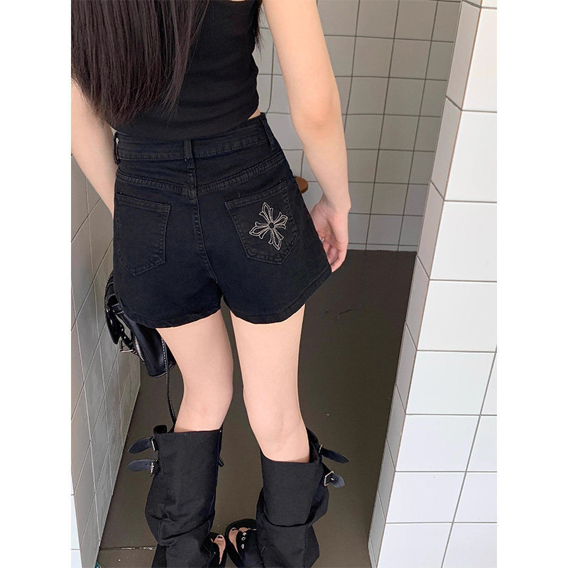 Plus-Size Washed Embroidered Black Denim Shorts for Women, New Summer Style, Slim-Fit, Straight-Cut, Hip-Hugging Hot Pants Plus-Size Washed Embroidered Black Denim Shorts for Women, New Summer Style, Slim-Fit, Straight-Cut, Hip-Hugging Hot Pants