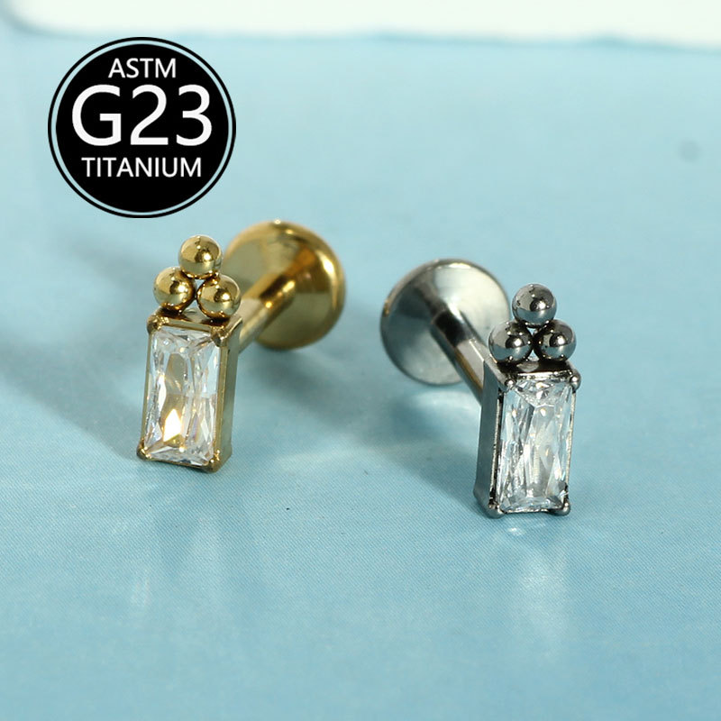 16G labret stud size and finish detail