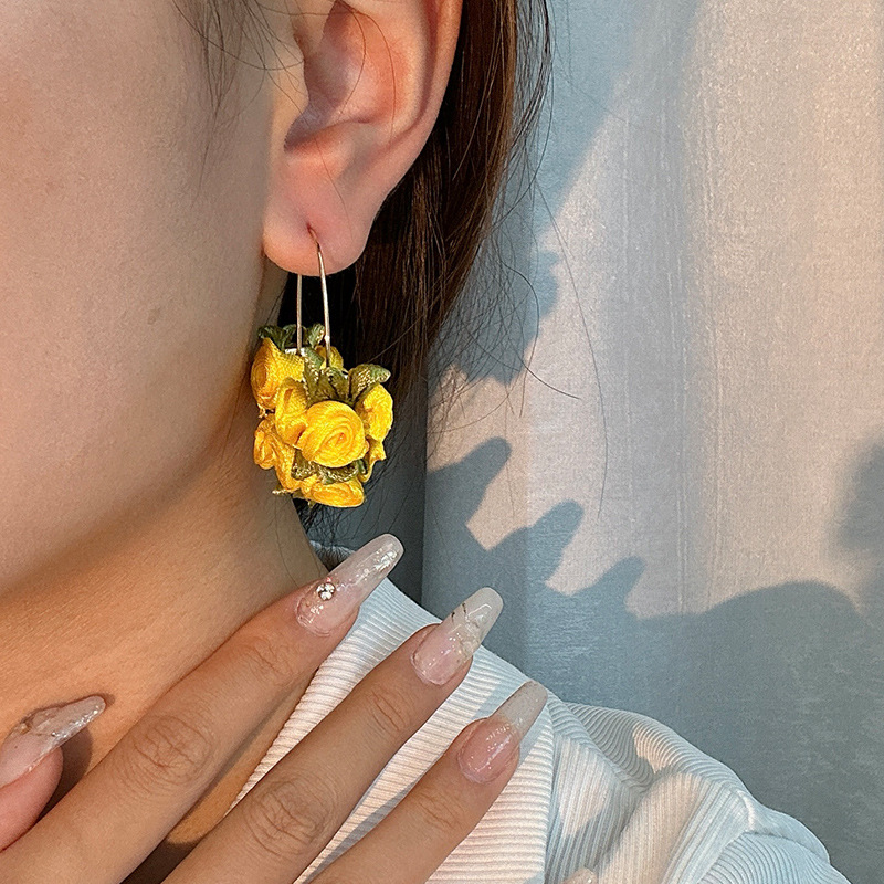 Sweet Flower Alloy Cloth Handmade Women's Earrings display picture 2