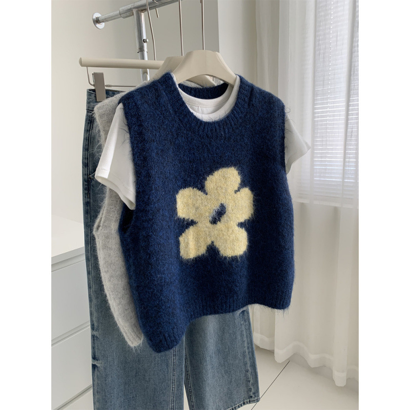 YS Autumn and Winter Layered Wear for Petite Women, Korean Style Age-Reducing Floral Knit Vest, Skin-Friendly Soft Sweater Vest Top YS Autumn and Winter Layered Wear for Petite Women, Korean Style Age-Reducing Floral Knit Vest, Skin-Friendly Soft Sweater Vest Top