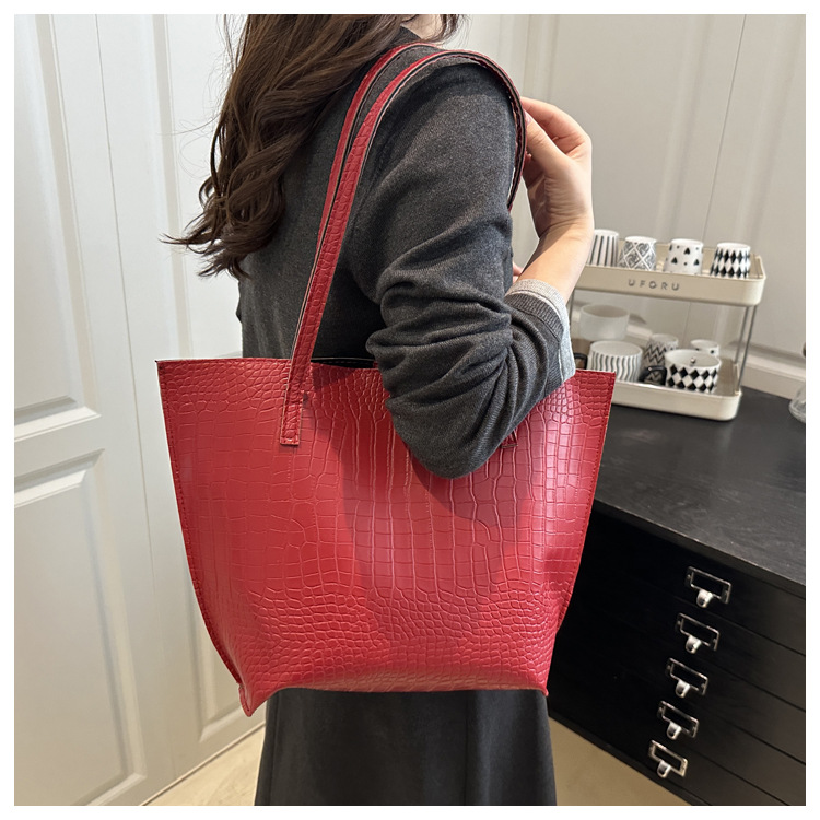 Borsa a secchiello donna con motivo coccodrillo borsa spalla_voghion.com