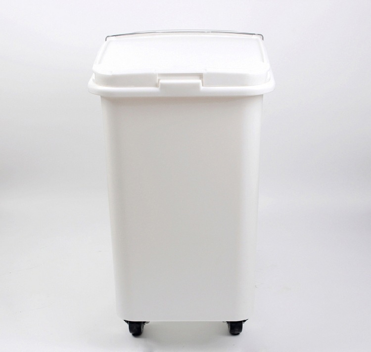 12656235952_1818661902