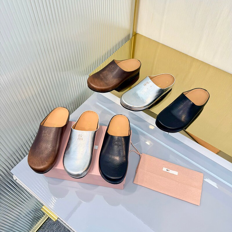 2026 New Casual Versatile Retro Distressed Closed-Toe Slippers Genuine Leather Mules Flat Lazy Half-Slippers 2026 New Casual Versatile Retro Distressed Closed-Toe Slippers Genuine Leather Mules Flat Lazy Half-Slippers